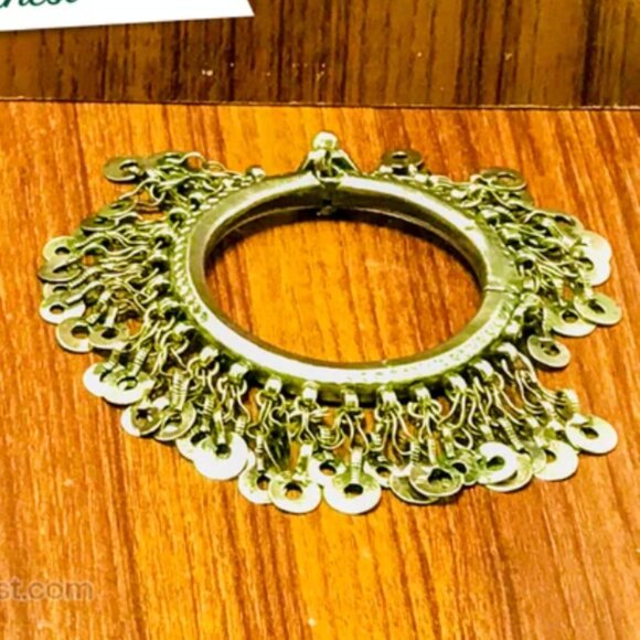 Single Vintage Kuchi Bangle Bracelet: Afghan Tribal Jewelry with Tassels - Picture 12 of 13